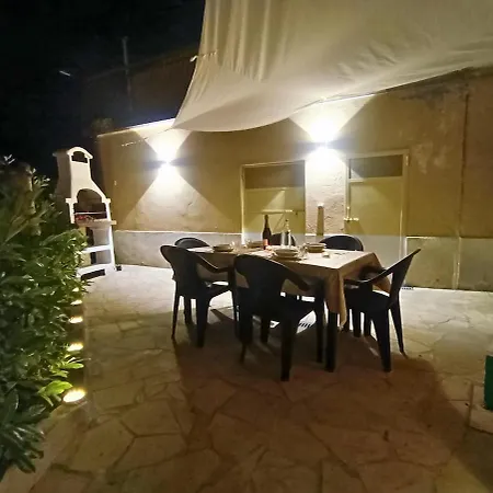 La Casetta Del Cuore - Centro Con Giardino Apartment *